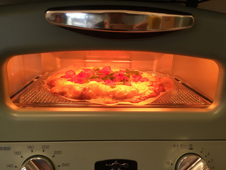 ピザを焼くのが楽しみ😊