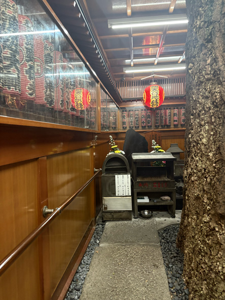 佃島の屋内神社