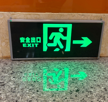 黒だとカコイイ