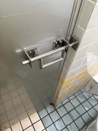シンプルだけどムダに頑丈なトイレの鍵