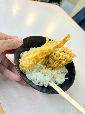 エビも💕と思ったけど、そのぶんかき揚げがサイズダウン