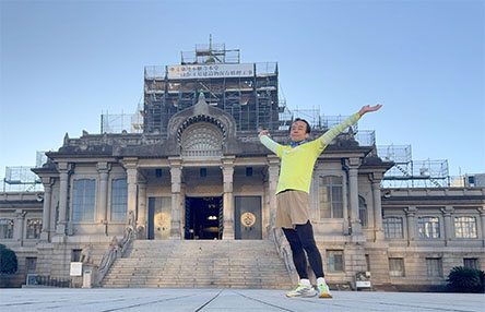 帰ったら乳首が擦れて血が出とったｗ