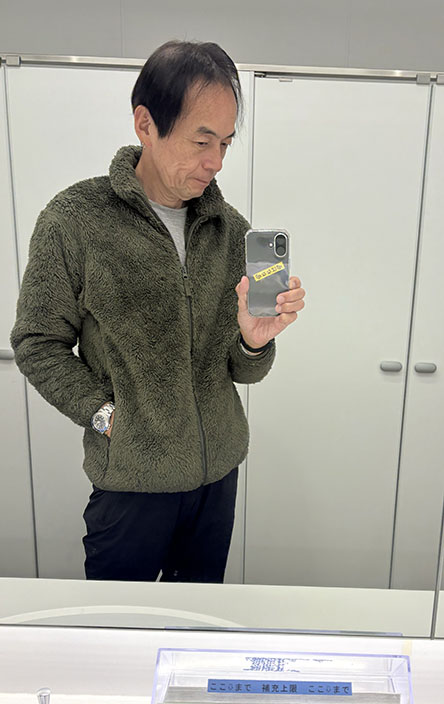 ヒートテック肌着に子供用フリースのトップス。家も山も変わらんｗ