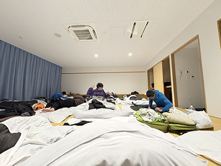 久しぶりの雑魚寝