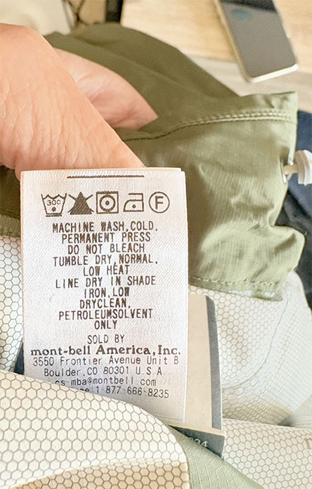 激安モンベルカッパのタグを見たら、ボールダー製だった😲