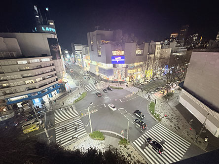 交差点が一望できる